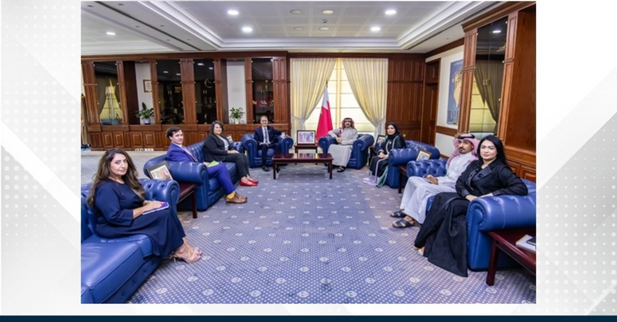 Education Minister receives outgoing US Ambassador image