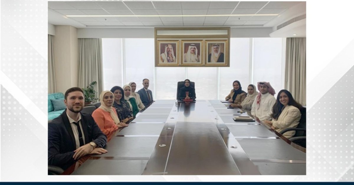 Health Minister receives Bahrain Medical Society President image