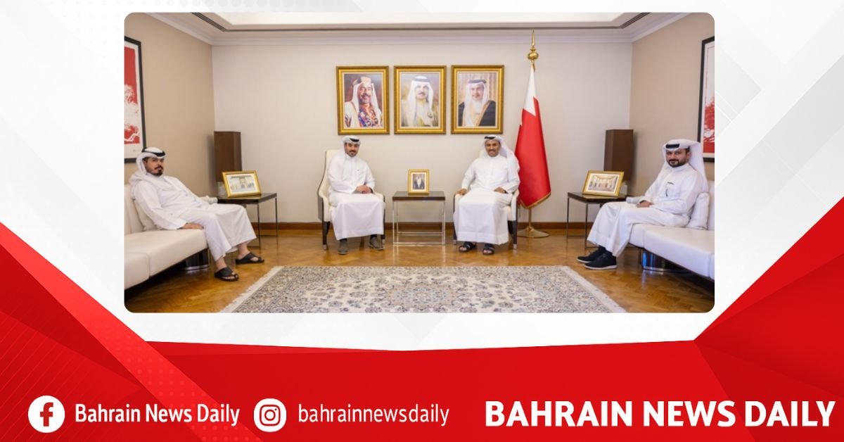 Information Minister receives Editor-in-Chief of Al Watan newspaper image