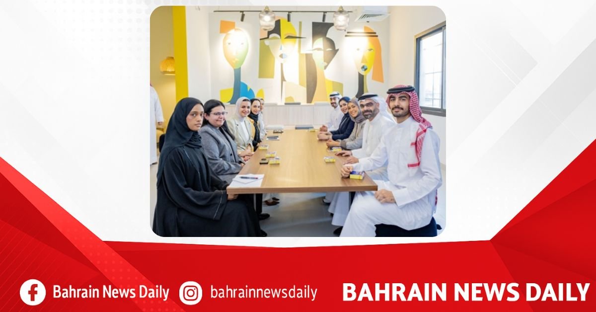 Youth Affairs Minister receives Creative Pioneers Team from Hamad Town Model Youth Centre image