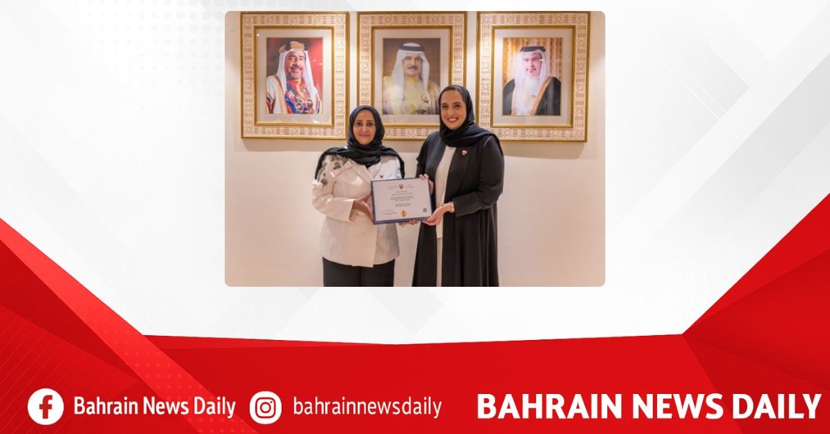 Health Minister presents Housing Ministry with Diamond-level healthy workplace accreditation